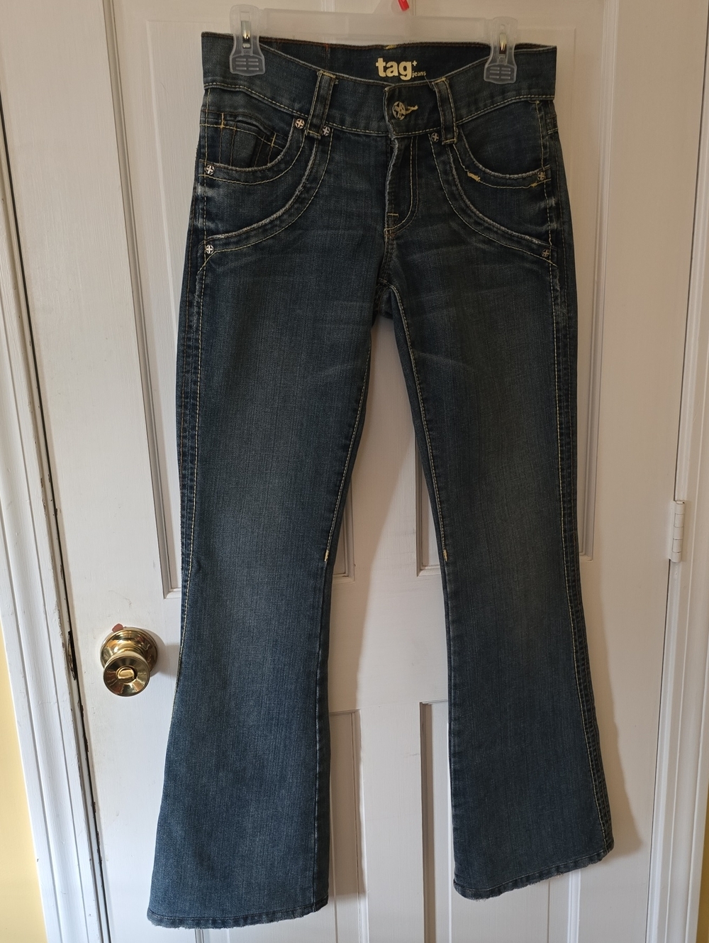 FANTASTIC! Tag Brand Women’s Dark Wash Flared Jeans Size 27